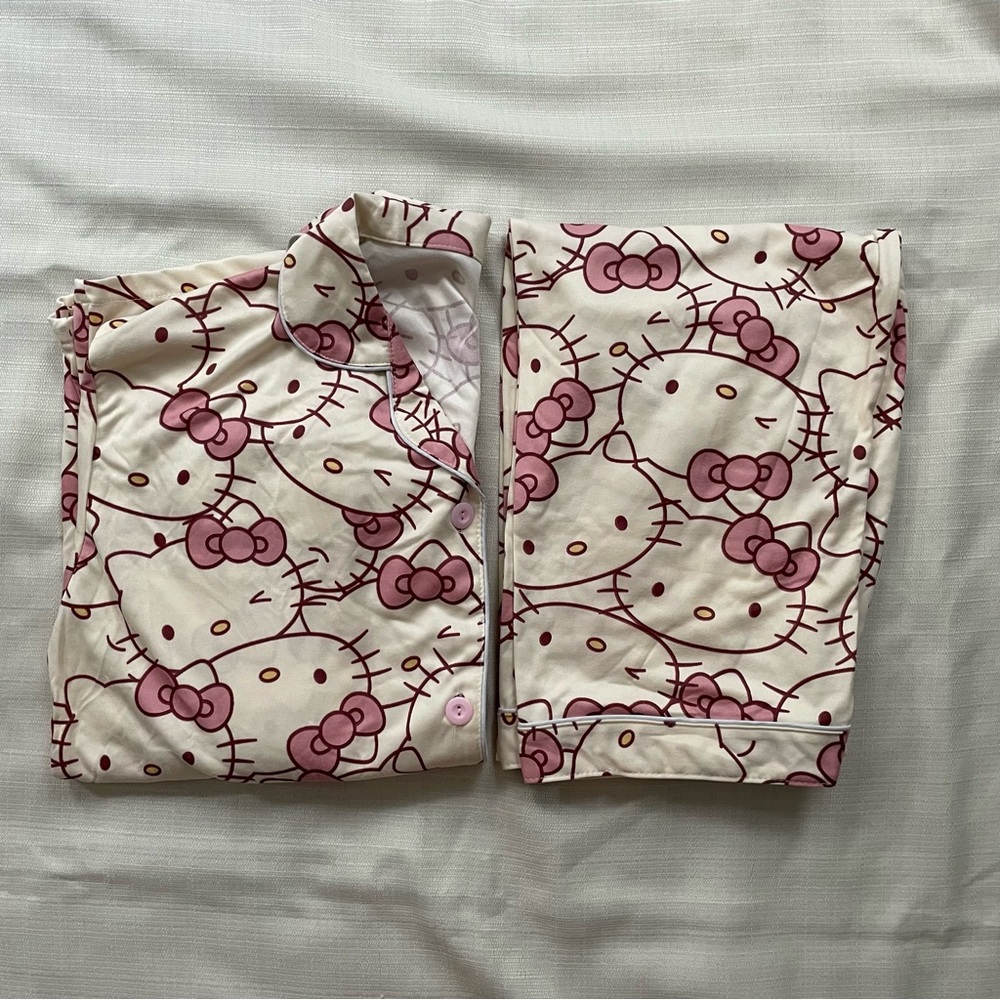 Hello Kitty Pajama set